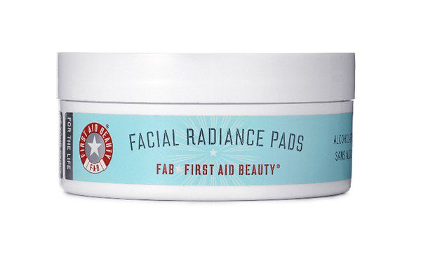 First Aid Beauty: Dischetti illuminanti per il viso